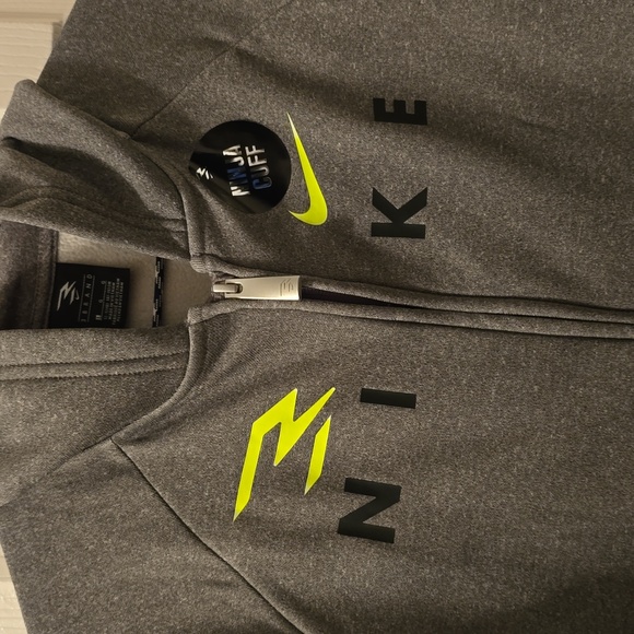 NIKE BOYS GRAY ZIPPERED HOODIE SIZE SMALL - Picture 3 of 14